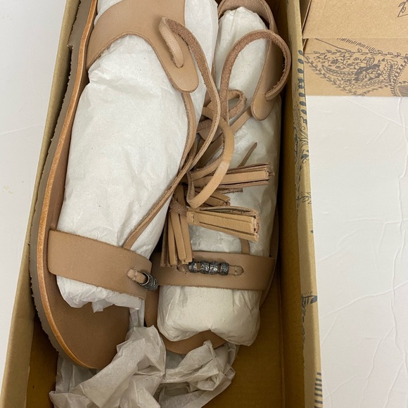 sold on another platform do not buy - Picture 4 of 5